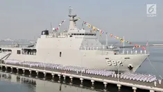 Prajurit  TNI AL saat peringatan HUT ke-73 di Kompleks Dermaga Pondok Dayung Koarmada I, Jakarta, Senin (10/9). Acara bertema "Bersama Rakyat TNI Angkatan Laut Siap Membangun Bangsa Guna Mewujudkan Kesejahteraan Melalui Laut". (Merdeka.com/Iqbal Nugroho)