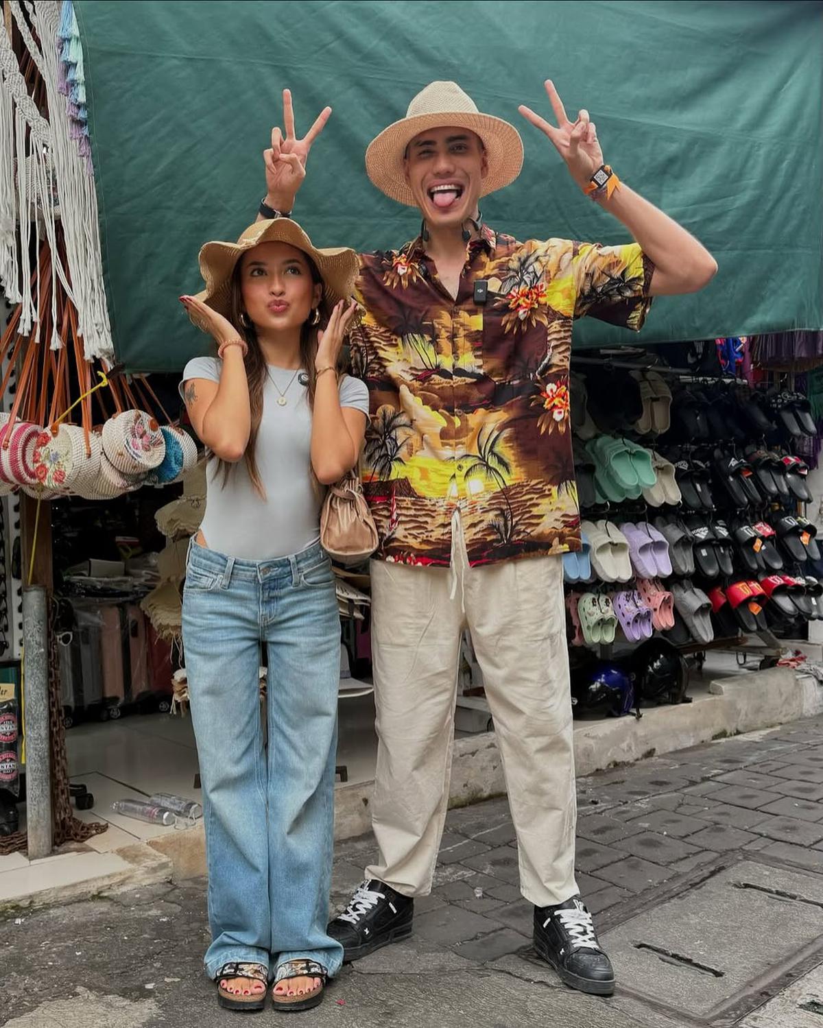 Aisar Khaled Foto Bareng Jennifer Coppen, Fans Fuji Ngamuk Sampai Disuruh Pulang ke Malaysia