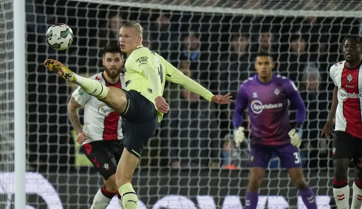 Erling Haaland sendiri baru dimasukkan Pep Guardiola pada menit ke-56 menggantikan Jack Grealish. (AP Photo/ Alastair Grant)