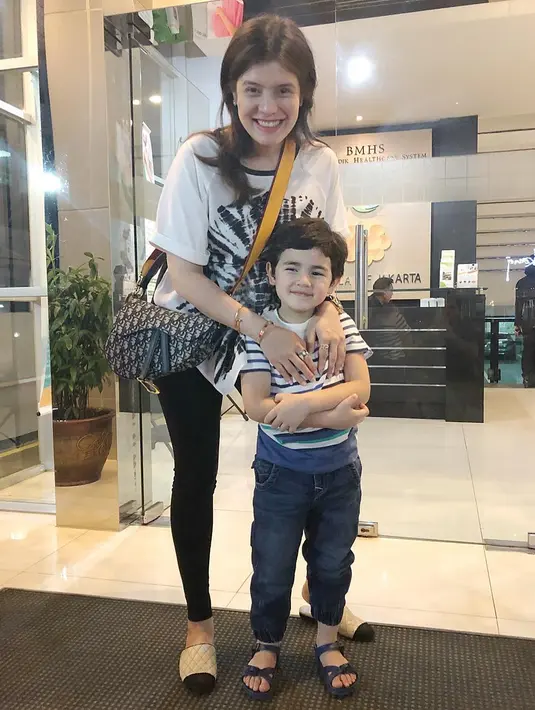 (Instagram/carissa_puteri)