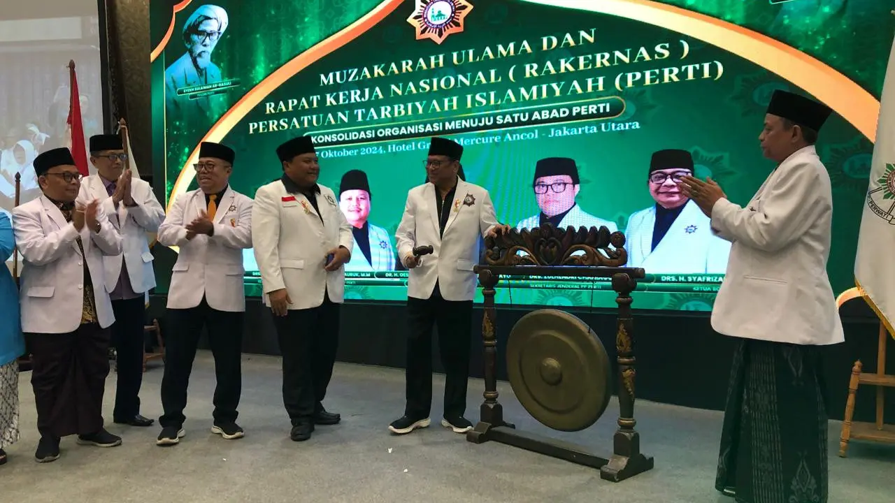 Persatuan Tarbiyah Islamiyah (PERTI) menyelenggarakan Rakernas dihadiri Ketua Majelis Pembina PP PERTI Oesman Sapta Odang atau Oso pada hari ini, Selasa (15/10/2024).