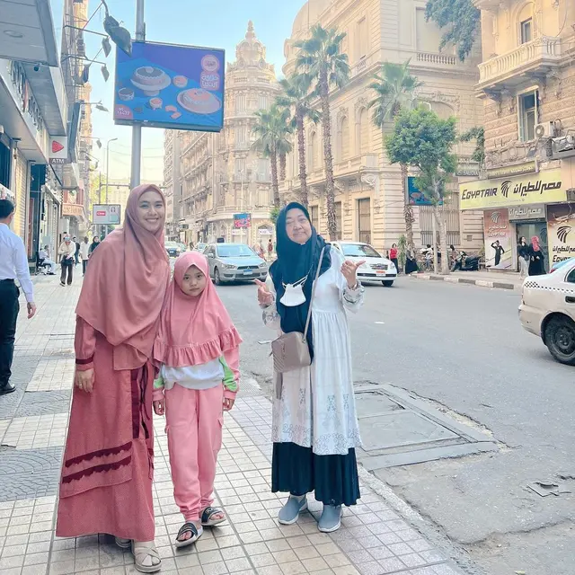 [Fimela] Maryam dan Oki Setiana Dewi