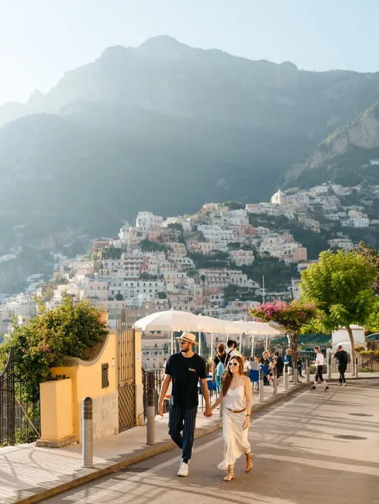 Wulan Guritno liburan bersama Sabda Ahessa di Italia [Instagram/wulanguritno]