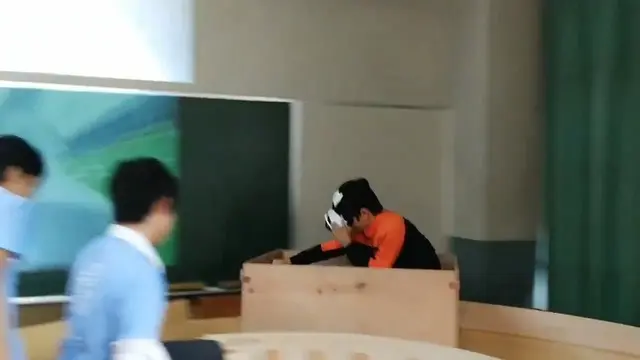 siswa jepang buat simulator roller coaster keren (foto: Nextshark/ twitter @MobileHackerz)
