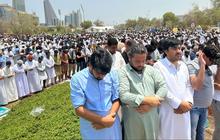 FOTO: Umat Muslim Qatar Salat Jenazah Pemimpin Hamas Ismail Haniyeh di Masjid Imam Muhammad bin Abdul Wahhab