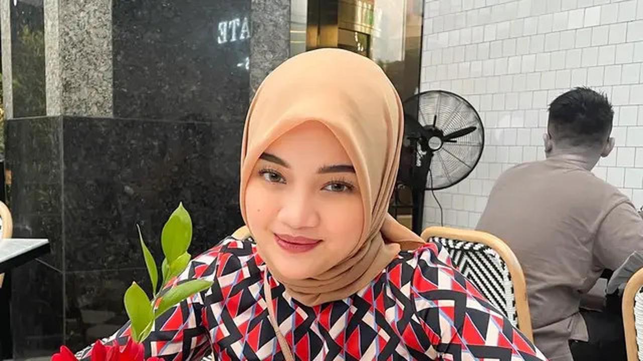Potret Diandra Marsha, Sepupu El Rumi yang Cantik dan Jarang Tersorot