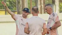 Darije Kalezic dan para asistennya mulai menggembleng pemain PSM untuk pentas Super League 2026/2027. (Dok PSM)