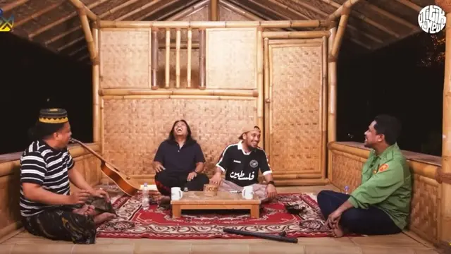 Abdur Arsyad Ungkap Limbad Sempat Ditahan Imigrasi Arab Saudi Saat Umrah karena Gigi Taring.  foto: Youtube Tuah Kreasi