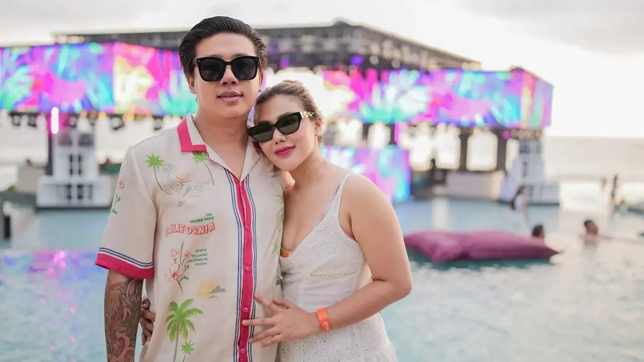 Pablo Benua dan Rey Utami (https://www.instagram.com/p/CyU6Y0TPVi6/?img_index=1)