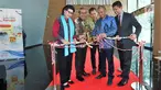 Pimpinan KPK menggunting pita pada peresmian Pusat Edukasi Antikorupsi (ACLC) di Jakarta, Senin (26/11). KPK mengajak segenap elemen bangsa dan komunitas internasional untuk memberantas korupsi melalui pendidikan antikorupsi. (merdeka.com/Dwi Narwoko)