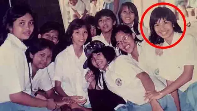 Potret jadul Feni Rose bersama geng semasa SMA (Sumber: Instagram/@fenirose)