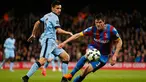 Duel panas terjadi di laga Liga Premier Inggris antara Crystal Palace dengan Manchester City di Selhurst Park Stadium, Inggris ( 6/4/2015). Crystal Palace menang 2-1 atas Manchester City. (Reuters/John Sibley)