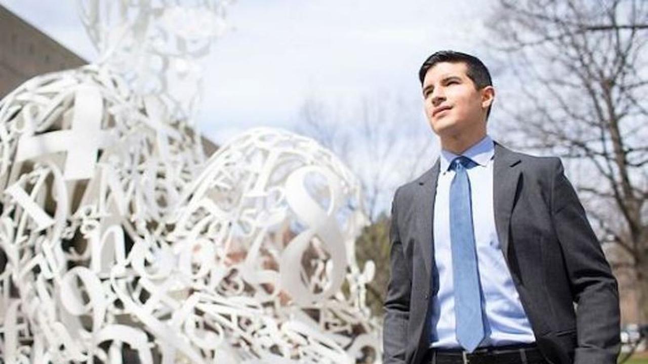 Kondisi langka sinestesia (mirror-touch synesthesia) membuat dokter saraf Joel Salinas mampu rasakan sakit yang dirasakan pasien. (Foto: Ininstagram.com/joelsalinasmd)