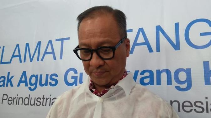 Menteri Perindustrian Agus Gumiwang Kartasasmita melakukan kujungan kerja ke pabrik Dexa di Cikarang.
