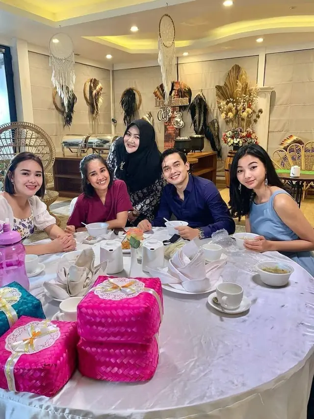 7 Momen Kebersamaan Amanda Manopo dan Glenca Chysara di Luar Syuting, Kompak Banget