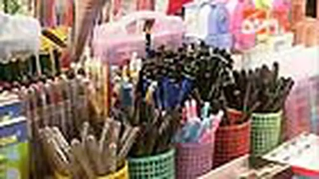 Berburu Barang Murah Jelang Sekolah