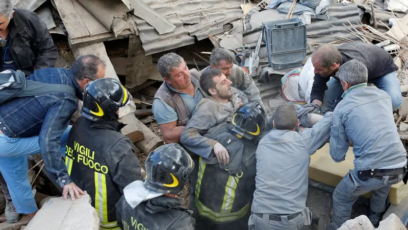 20160824-Gempa-Italia-Reuters