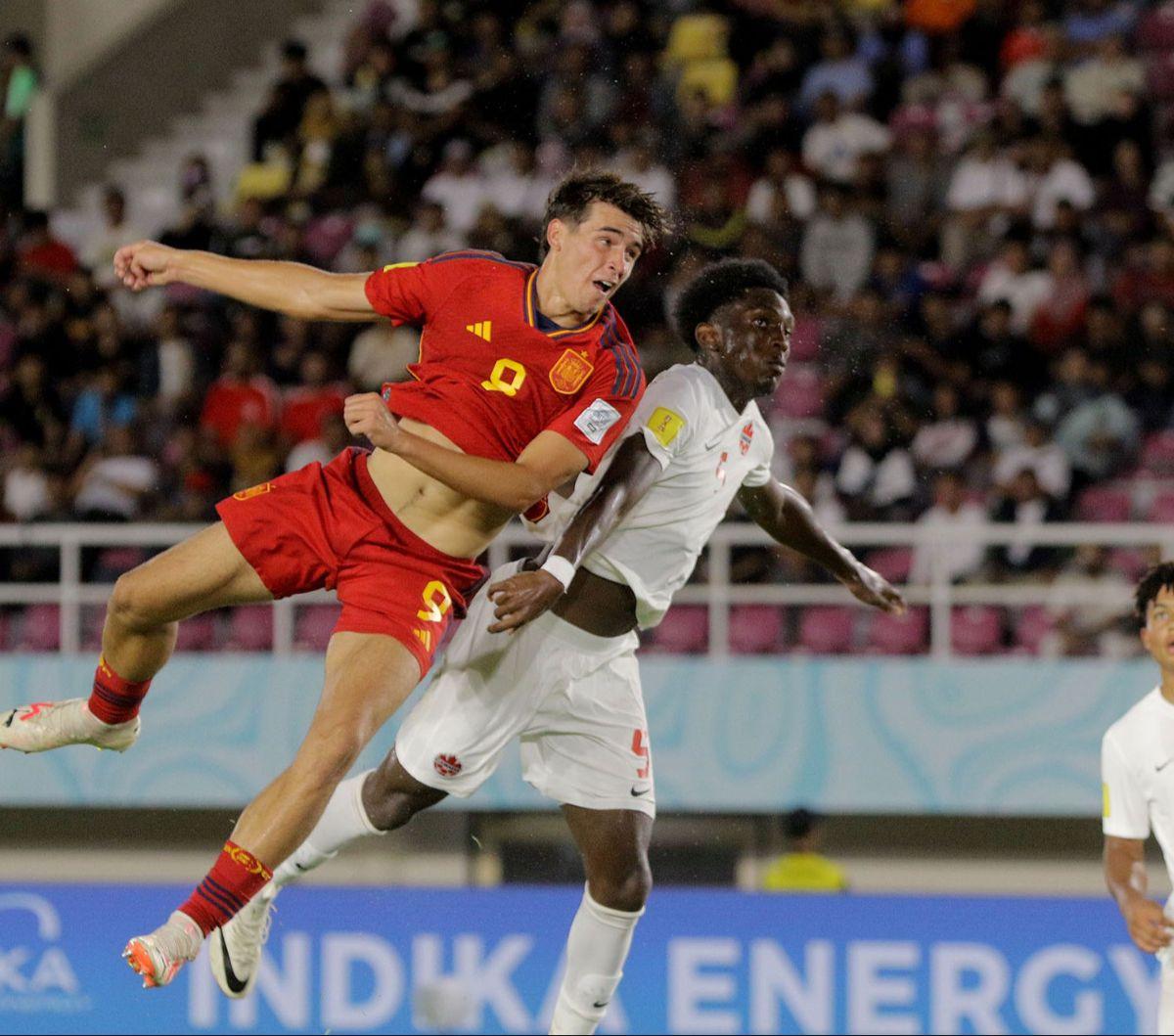 Timnas Spanyol memulai laga Piala Dunia U-17 2023 dengan kemenangan meyaknikan. La Furia Roja, julukan Spanyol, berhasil mengandaskan Kanada dengan skor 2-0 dalam penyisihan Grup B di Stadion Manahan, Solo, Jawa Tengah, Jumat (10/11/2023) malam WIB.