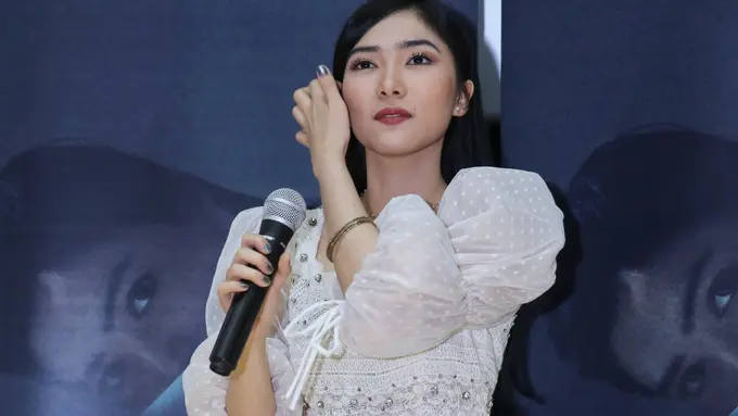 [Fimela] Isyana Sarasvati