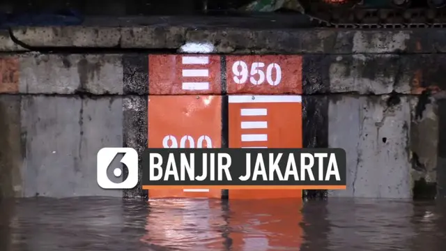 Guyuran hujan deras dan kiriman air dari wilayah Bogor menaikan status pintu air Manggari. Sabtu (20/2) pagi levelnya naik menjadi siaga dua.