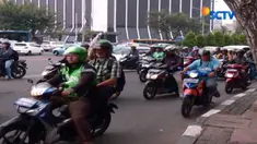 Gubernur Djarot Saiful Hidajat menegaskan semua opsi terus dipikirkan termasuk pelarangan hanya pada jam sibuk.
