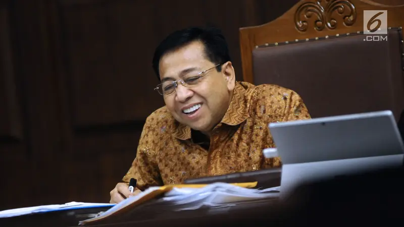 Ekspresi Serius Setya Novanto Dengarkan Kesaksian Mantan Manager HP Enterprise Services