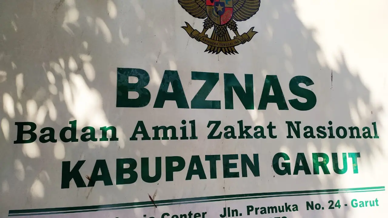 Badan Amil Zakat Nasional (Baznas) Garut, Jawa Barat, akhirnya menetapkan besaran zakat fitrah 1442 H tahun ini, yang harus dikeluarkan para muzakki (bagi mereka yang telah mampu mengeluarkan zakat fitrah) di angka Rp 30 ribu per orang.