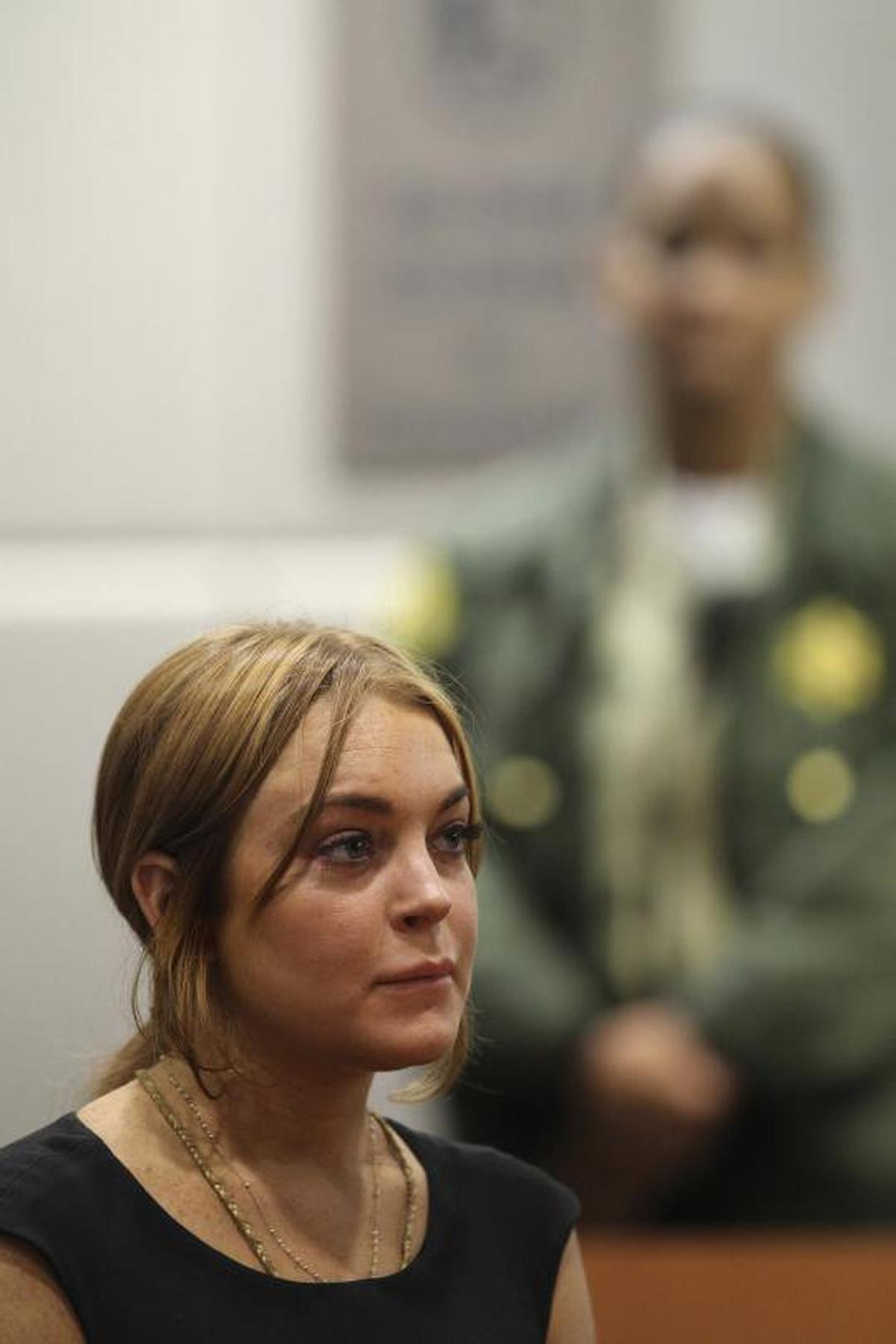 Aktris Hollywood Lindsay Lohan terjerat kasus tabrak lari
