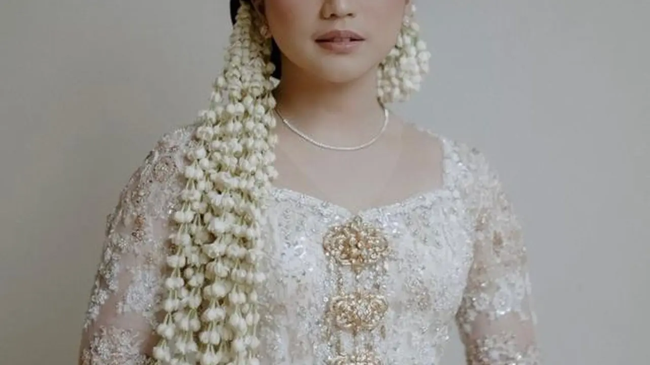 Resmi Menikah, Intip 6 Potret Rachel Amanda Berkebaya Pink di Momen Pengajian