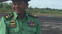 Jenderal Min Aung Hlaing dalam balutan seragam militer Myanmar yang baru. (BBC/Dokumentasi Militer Myanmar)