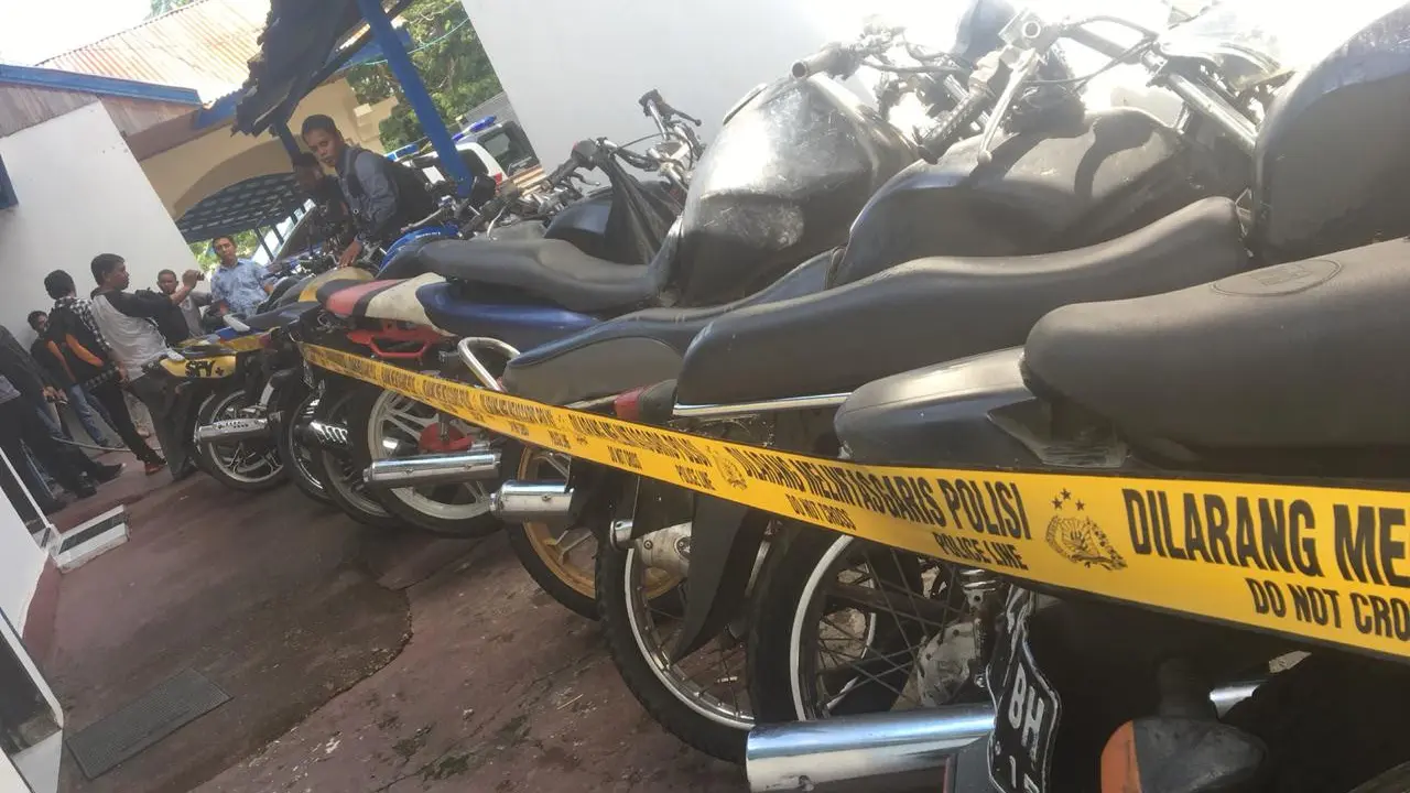 25 sepeda motor bertangki jumbo disita Polda Gorontalo. (Foto: Liputan6.com/Arfandi Ibrahim)