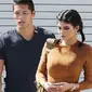 Kylie Jenner Saat Dikawal Bodyguard Ganteng (Splash News/brilio.net)