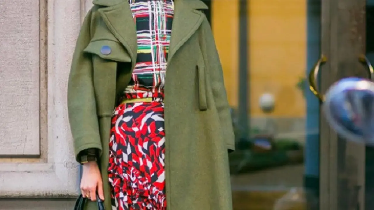 Inspirasi Tampil Keren dengan Busana Tabrak Motif