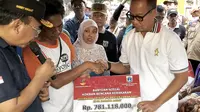 Menteri Sosial memberi bantuan korban kebakaran di Kelurahan Krukut, Taman Sari, Jakarta Barat pada Minggu, 17 Maret 2019 lalu. (Liputan6.com/Ratu Annisa Suryasumirat)