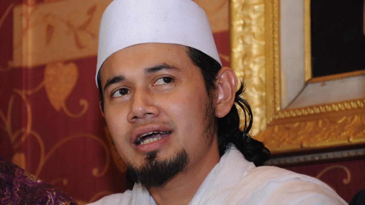 Hadapi Perceraian, Ustad Guntur Bumi Santai