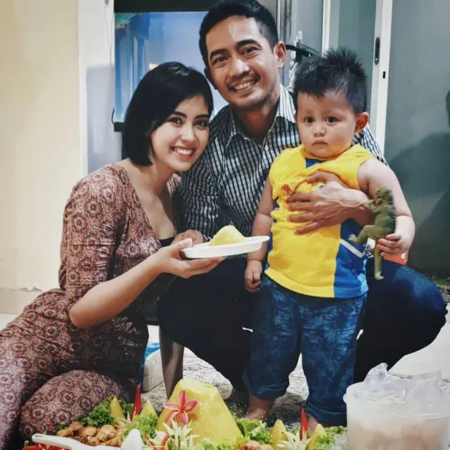 Digugat Cerai Lagi, Ini 7 Potret Lawas Yama Carlos dan Istri yang Tampil Mesra