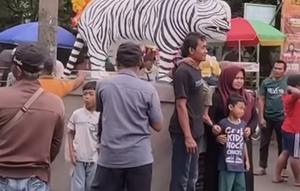 Patung Macan Putih di Kediri jadi Destinasi Wisata Baru