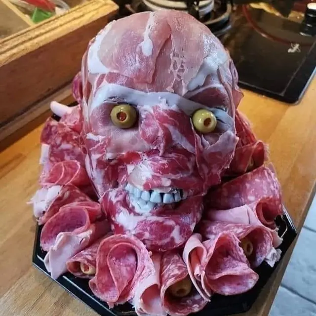 7 Potret Absurd Penyajian Daging Ini dengan Bentuk Nyeleneh
