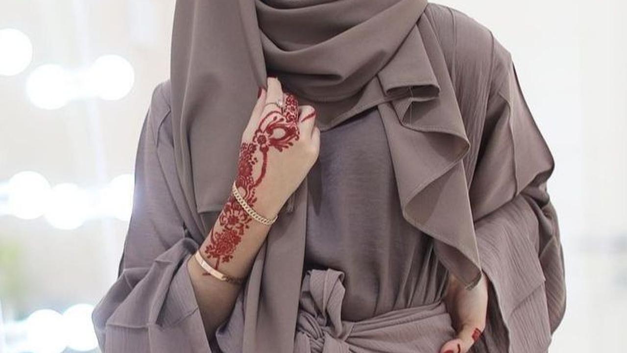 <b>Gamis Layer Dipadukan dengan Belt</b>