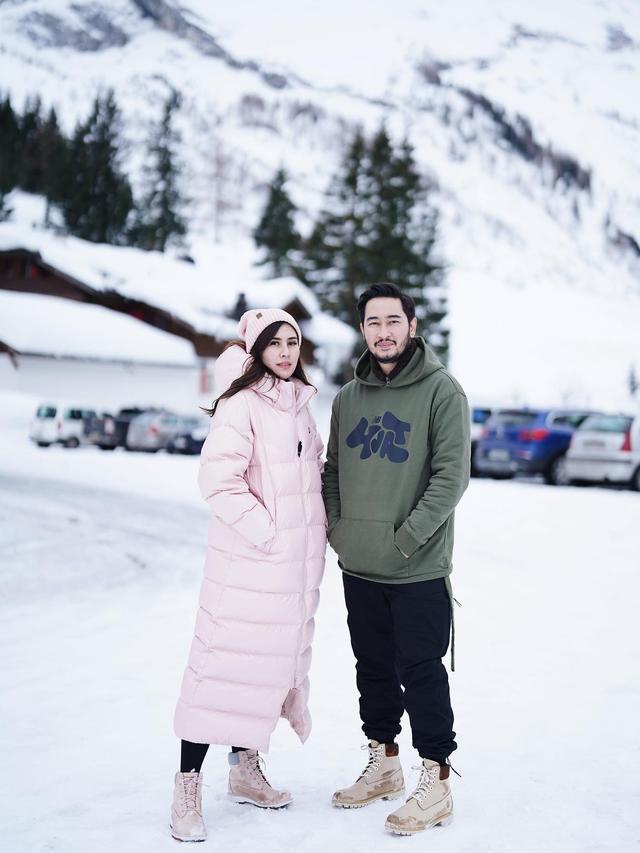 4 Tahun Jalani Rumah Tangga, Ini 7 Momen Mesra Syahnaz dan Ritchie Ismail