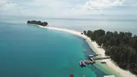 Menginap di Tepi Pantai, Lalu Menjelajah Sisi Lain Morotai