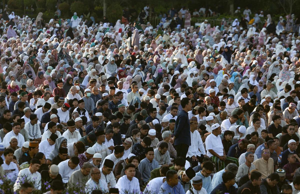 FOTO: Ribuan Jemaah Muhammadiyah Salat Idul Fitri di Bogor