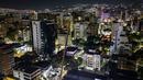 Pengunjung menikmati makan malam di Restoran Altum, Caracas, Venezuela, 22 Desember 2022. Restoran ini hanya diperuntukkan bagi 25 pengunjung. (AP Photo/Matias Delacroix)