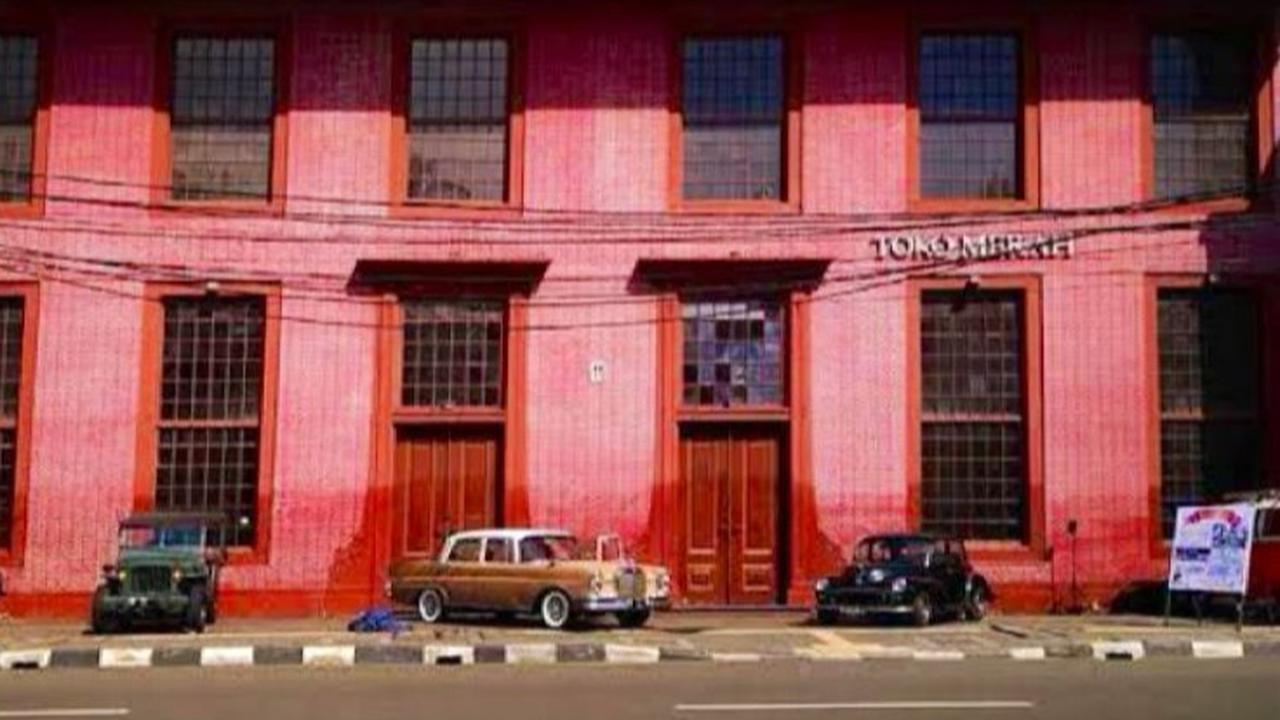 Toko Merah, Bangunan Bersejarah era VOC Penuh Kesan Mistis Kini Jadi Cafe Estetik di Jakarta