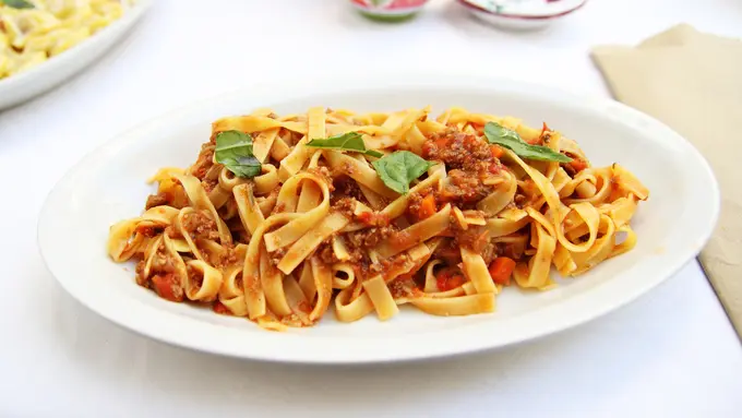 fetucini saus bolognese