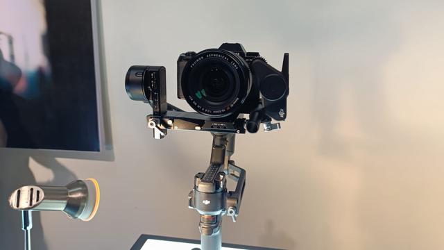 Kamera Fujifilm X-S20 dan Gimbal DJI RS 4