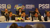 Plt Ketua Umum PSSI, Hinca Panjaitan saat memimpin Kongres Luar Biasa PSSI di Hotel Mercure, Ancol. (Bola.com/Nicklas Hanoatubun)