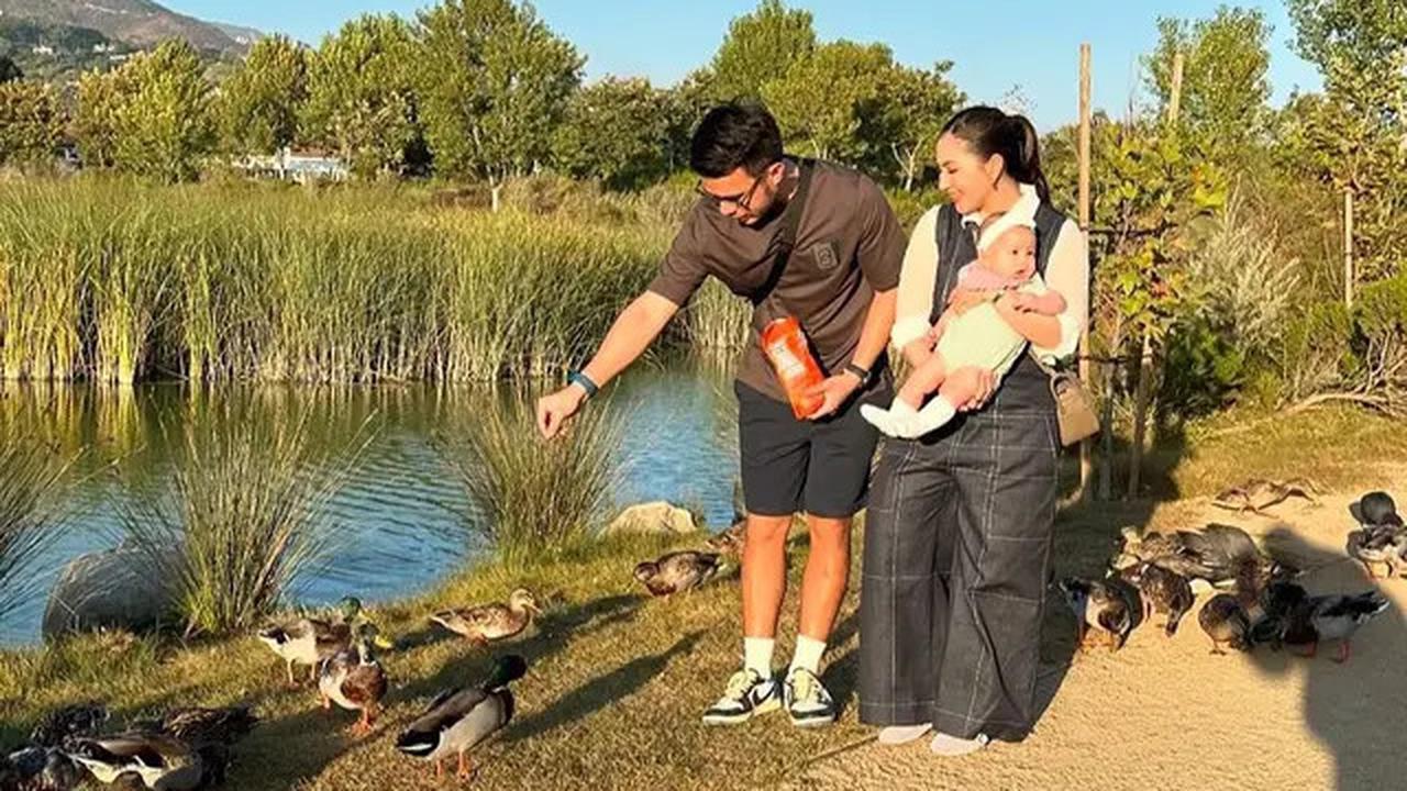 6 Potret Gaya Jessica Mila saat Momong Anak di Luar Negeri, Tampil Stunning