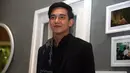 Begitu juga kabar kedekatannya dengan lawan mainnya dalam film Posesif, Putri Mirano. Meski mengaku telah beberapa kali jalan bareng dengan Putri, ia enggan mengungkapkan hubungannya. (Adipati Dolken/Bintang.com)