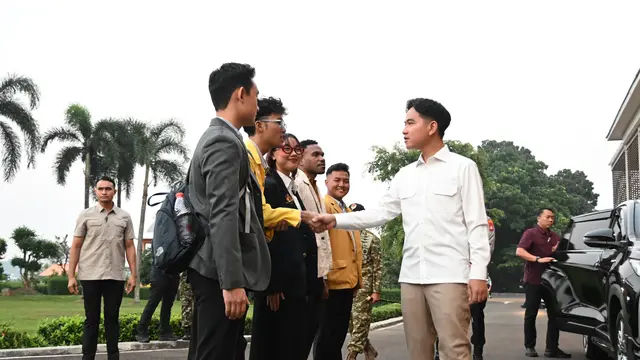 Wakil Presiden (Wapres) Gibran Rakabuming memboyong lima perwakilan mahasiswa dalam kunjungan kerja (kunker).